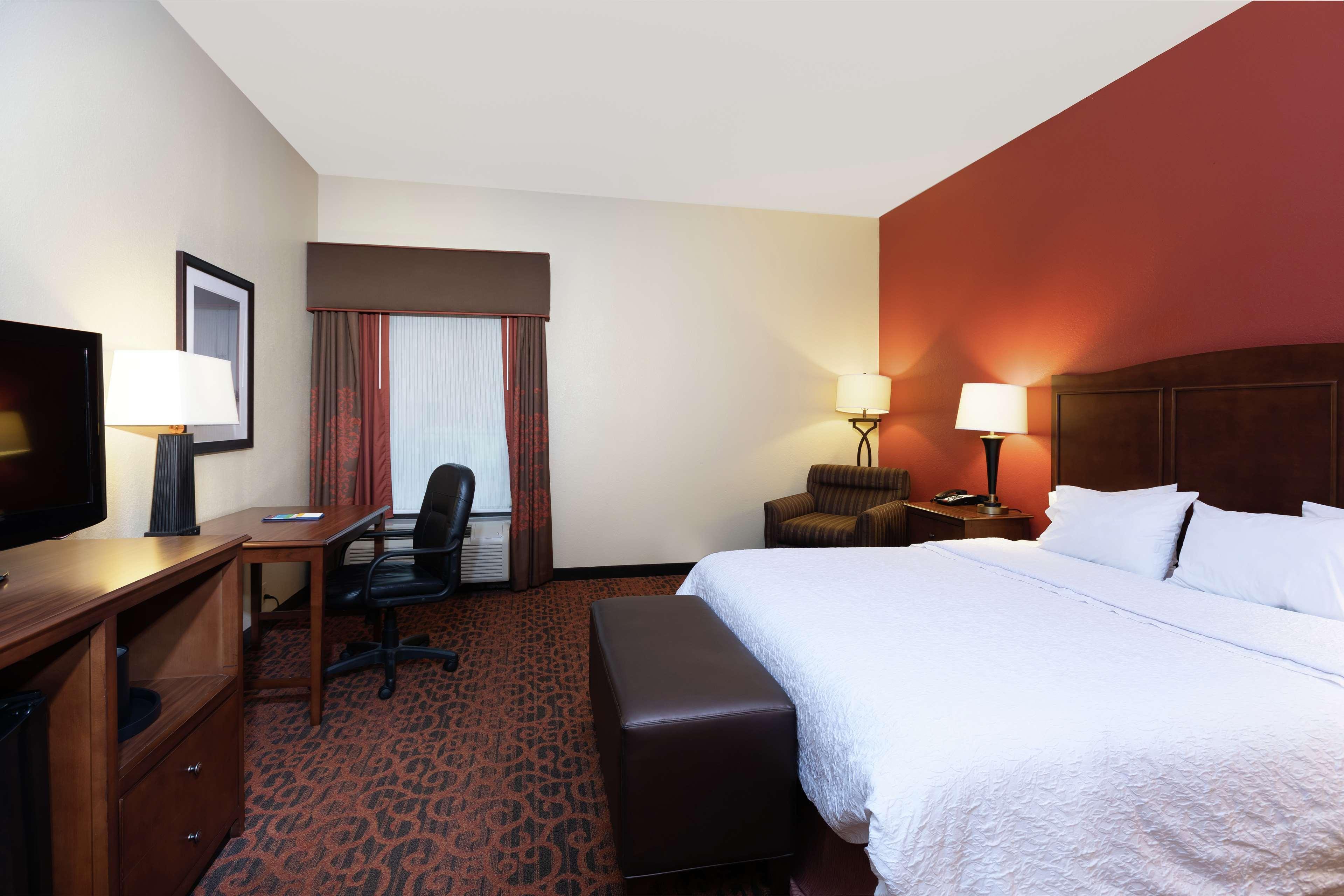 Hampton Inn Гоума Екстер'єр фото