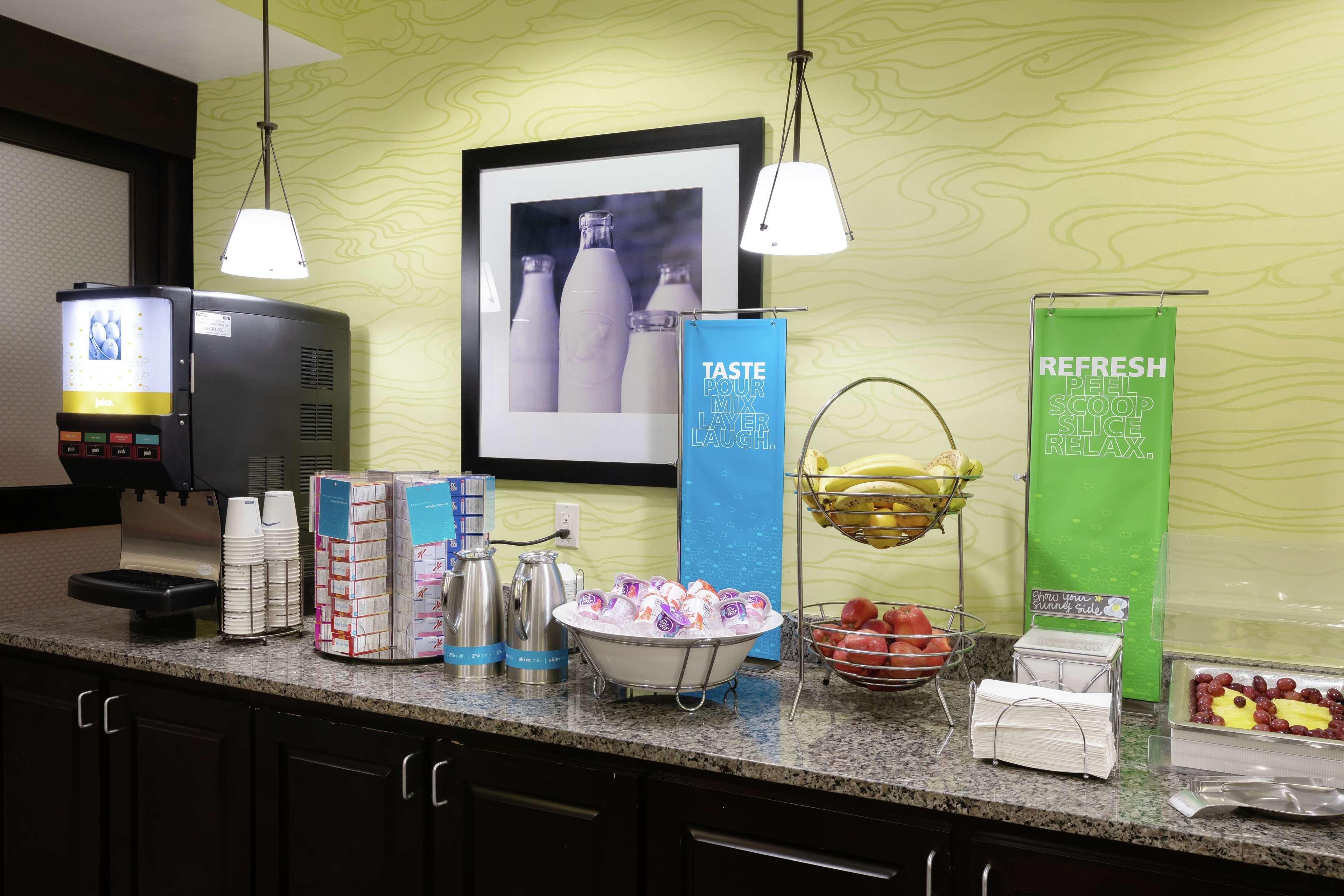 Hampton Inn Гоума Екстер'єр фото