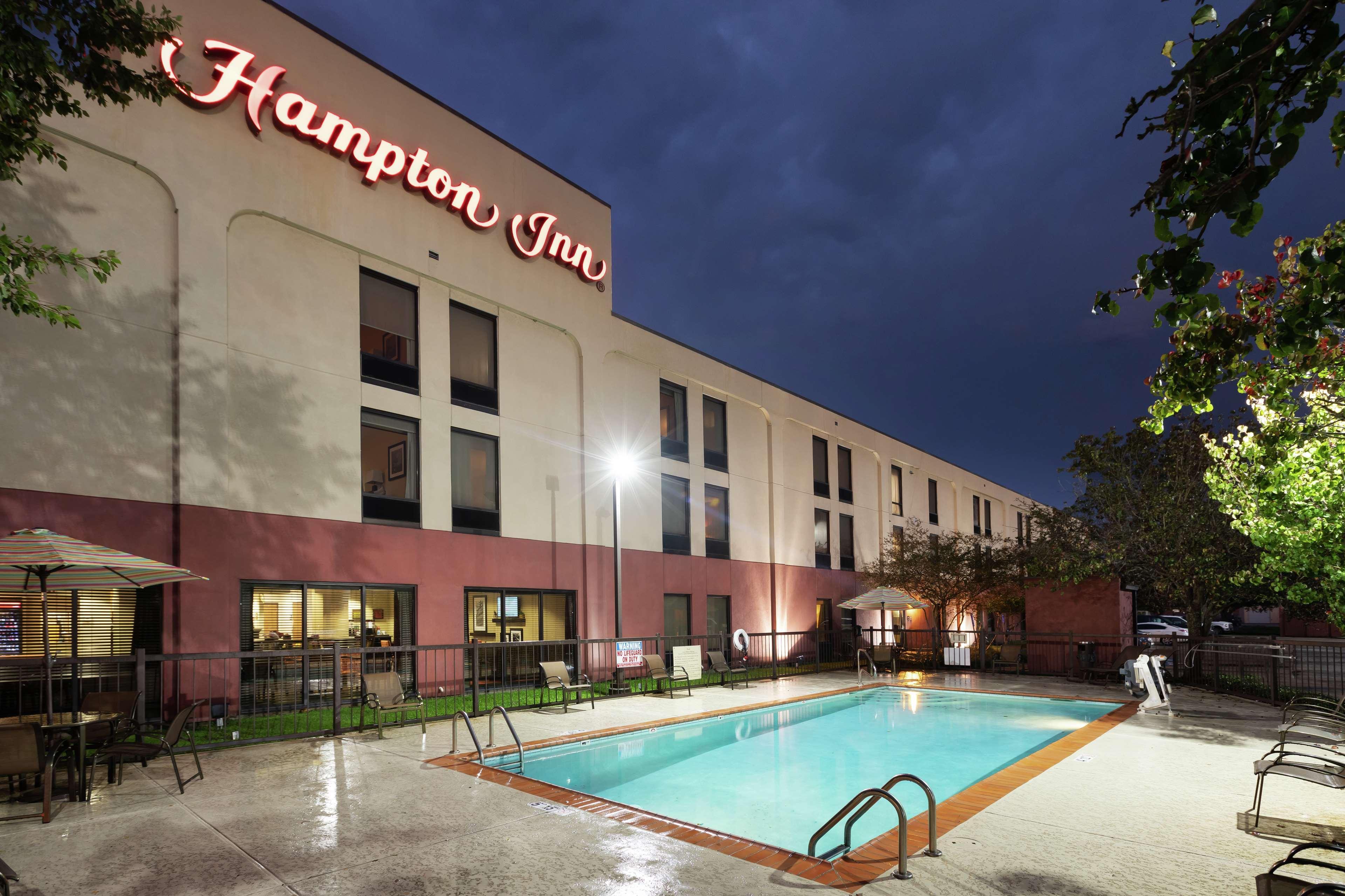 Hampton Inn Гоума Екстер'єр фото
