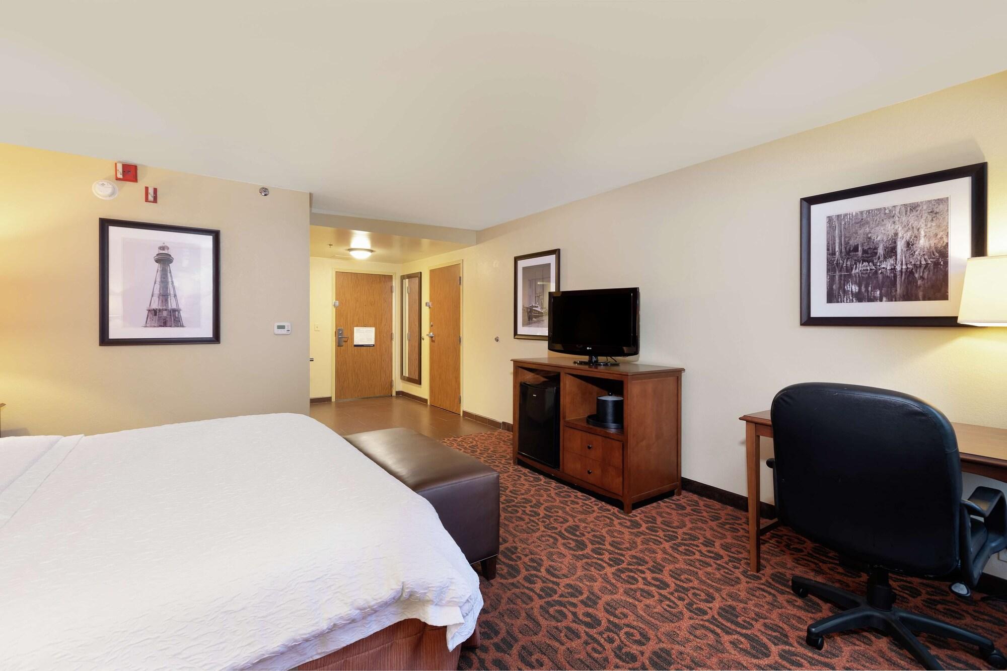 Hampton Inn Гоума Екстер'єр фото