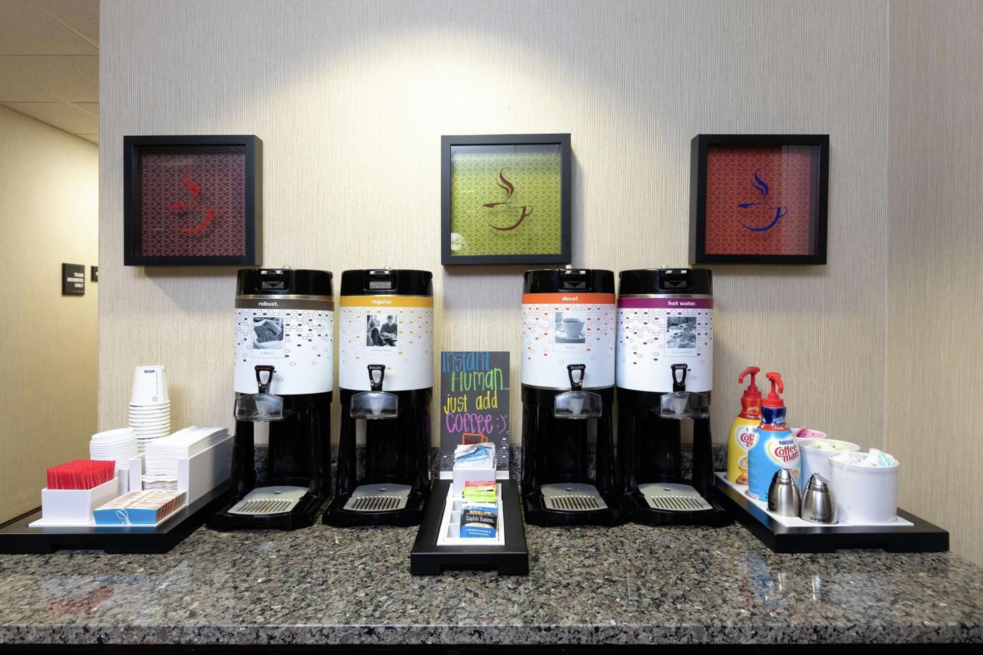 Hampton Inn Гоума Екстер'єр фото