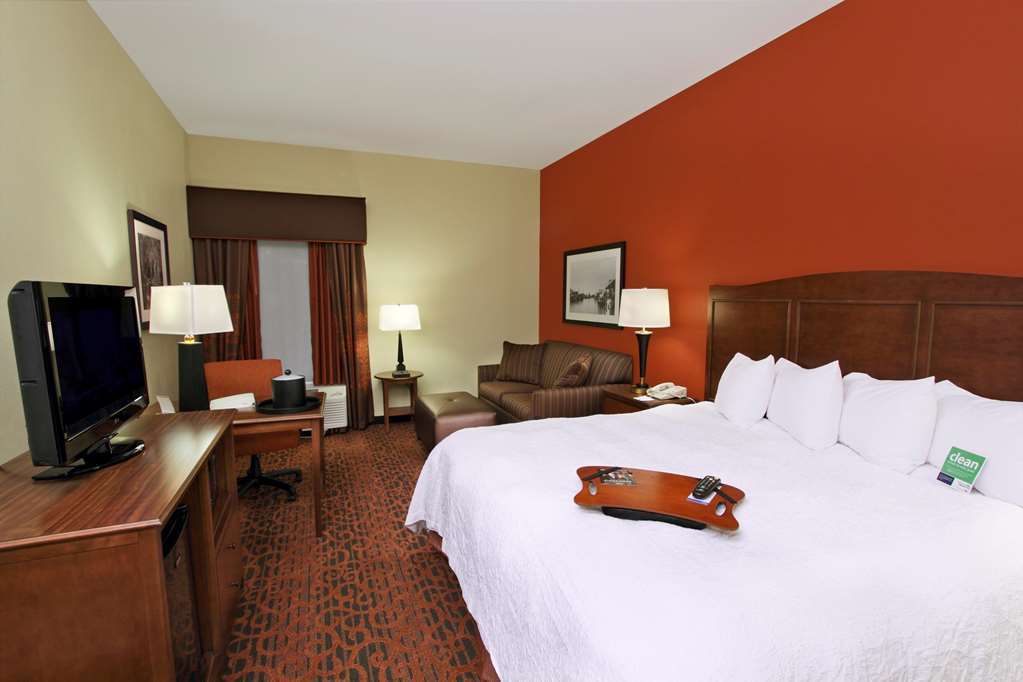 Hampton Inn Гоума Номер фото