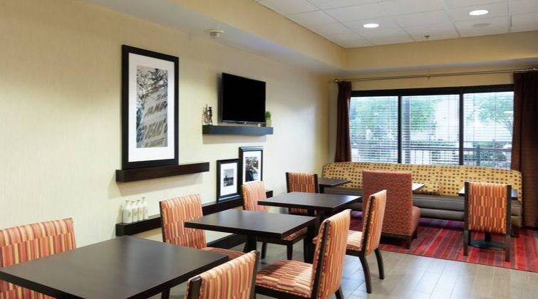 Hampton Inn Гоума Екстер'єр фото